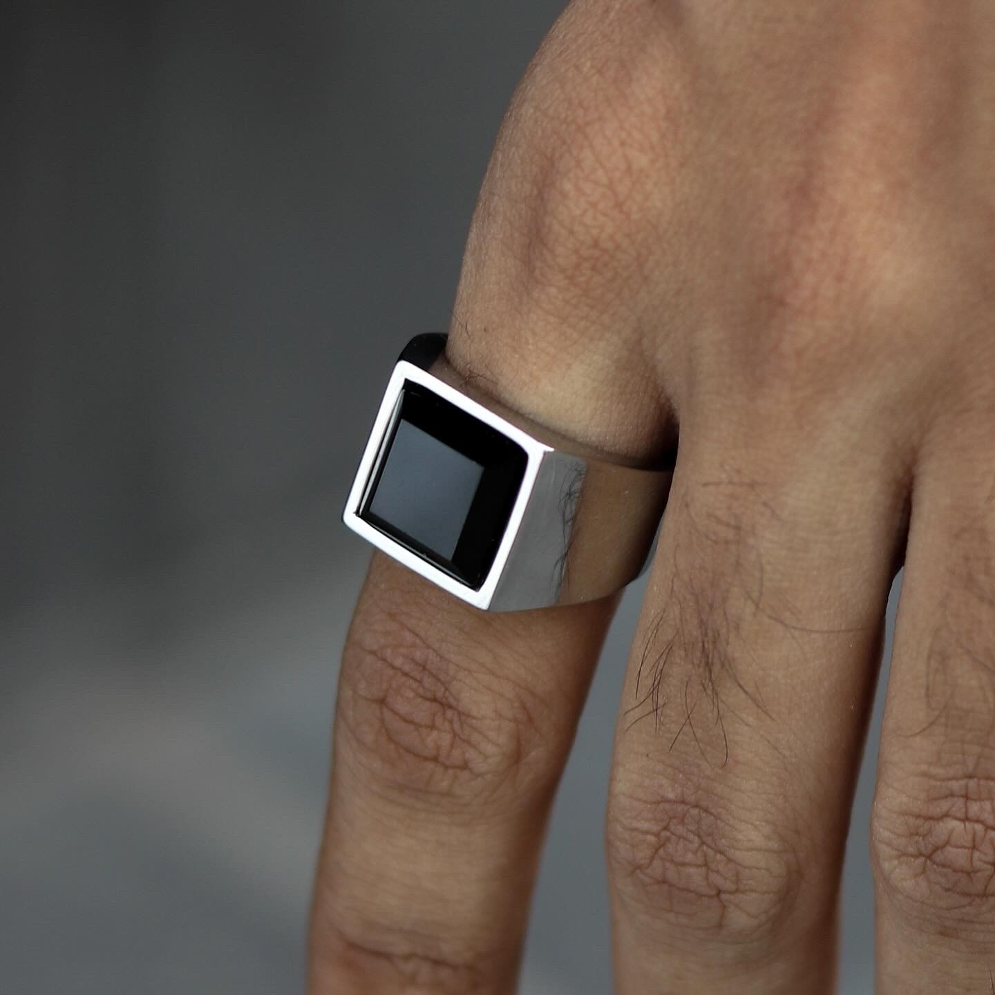 Black stone ring (stainless steel)