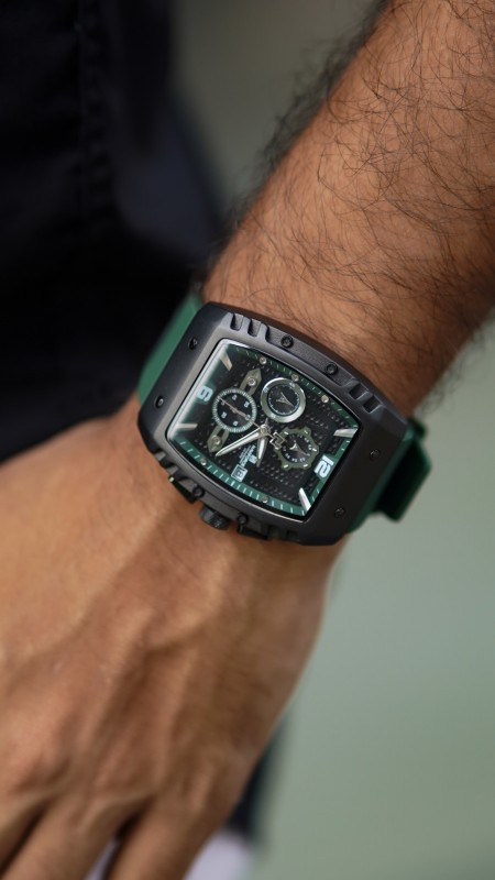 Naviforce barrel shape sports watch