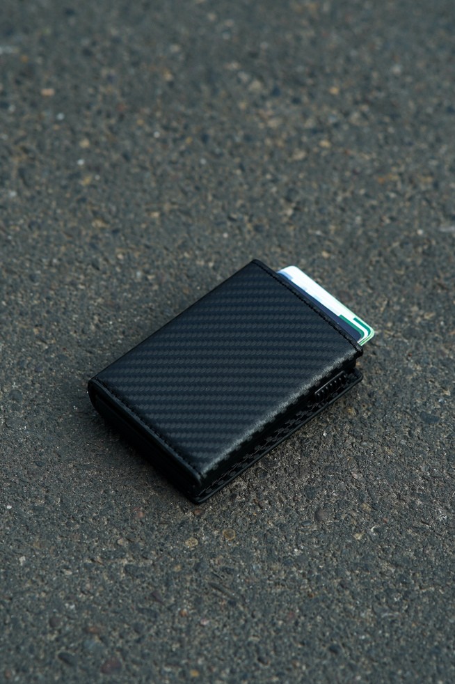 Pop up card holder with cash chamber